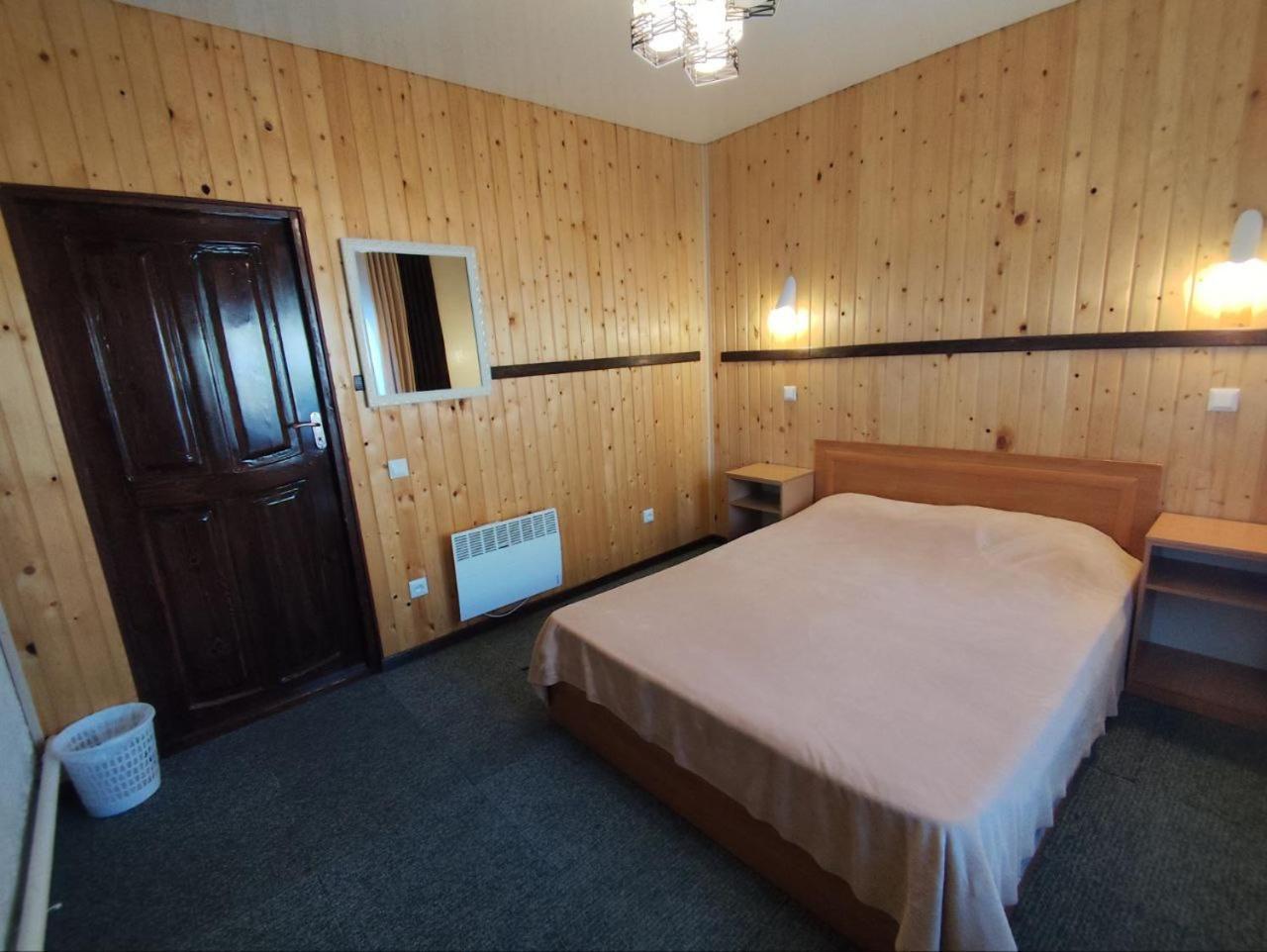 Urban Monkey Tent Hostel & Bar Karakol Exterior photo